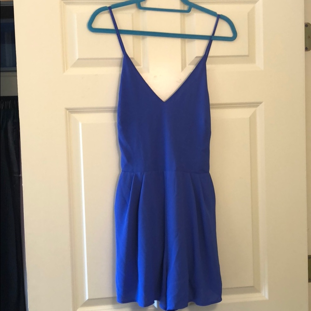 NWT Gab and Kate blue flowy romper with pockets